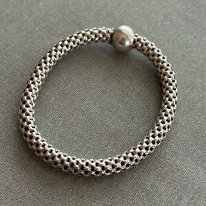 Silpada silver stretch bracelet